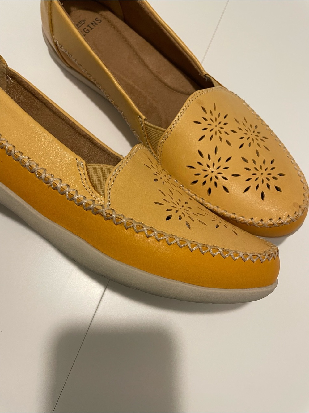 Earth Origins Brand Women's 10 Leather Whipstitch Slip-Ons Freya Sand Yellow - Picture 3 of 6
